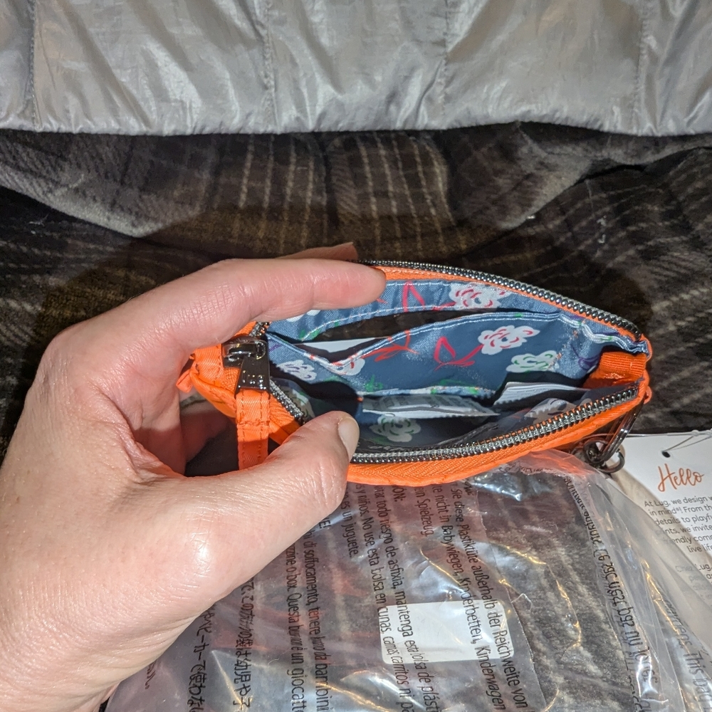 Lug Metro XL Coral Neon NWT - Picture 5 of 7